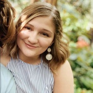 Meet your Posher, Macie